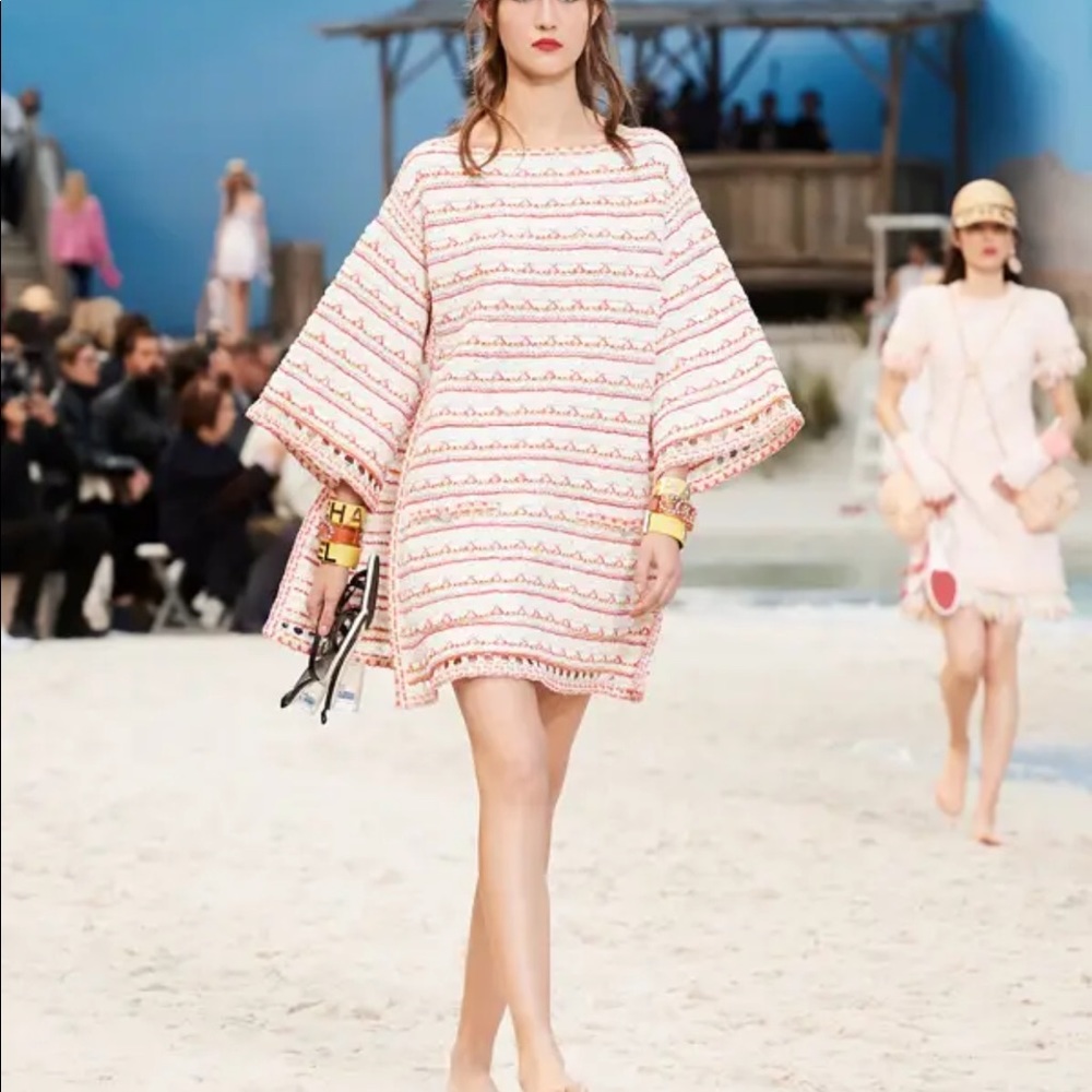AUTHENTIC Chanel tweed  SS 2019 cruise collection dress.